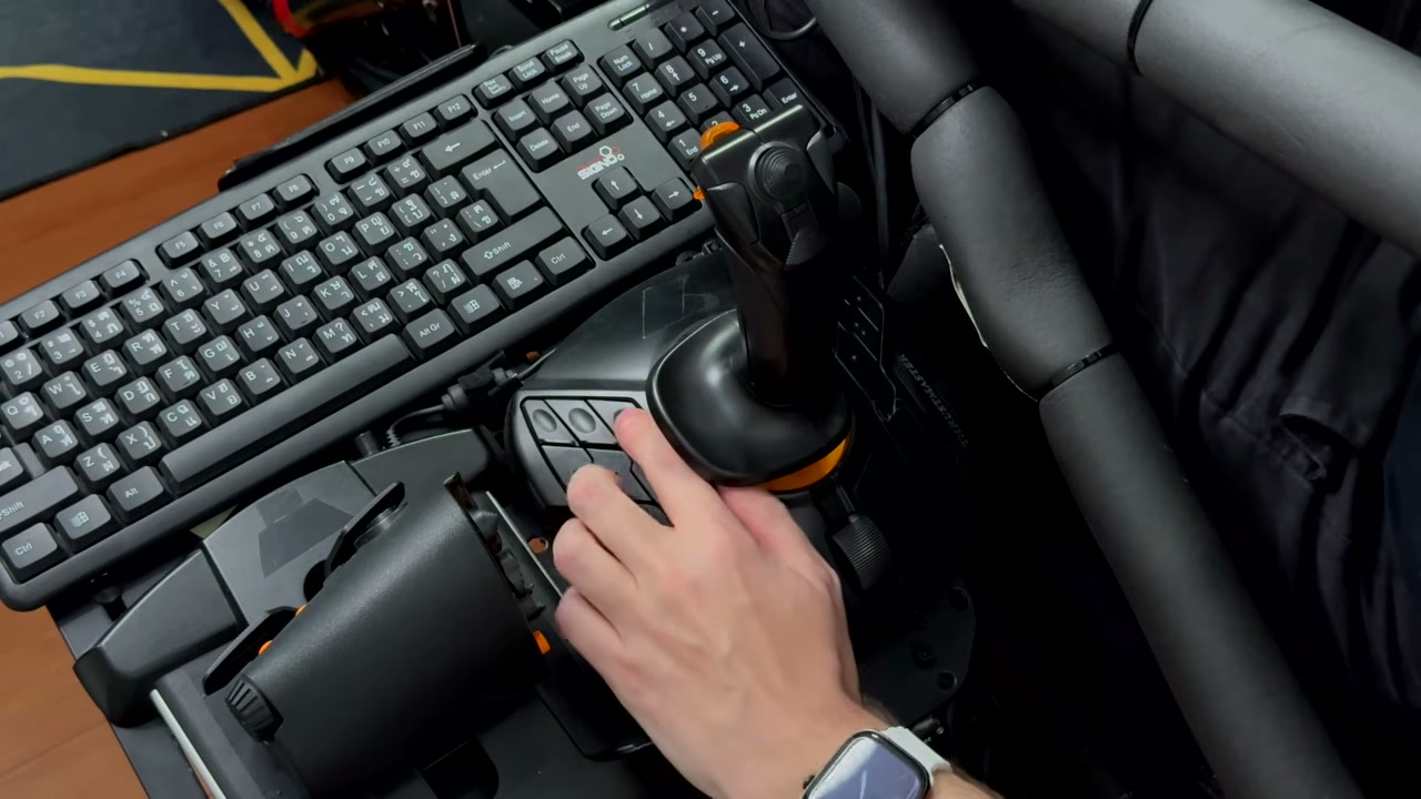 Close view of the T.16000M base controls while Thomas explains the markings