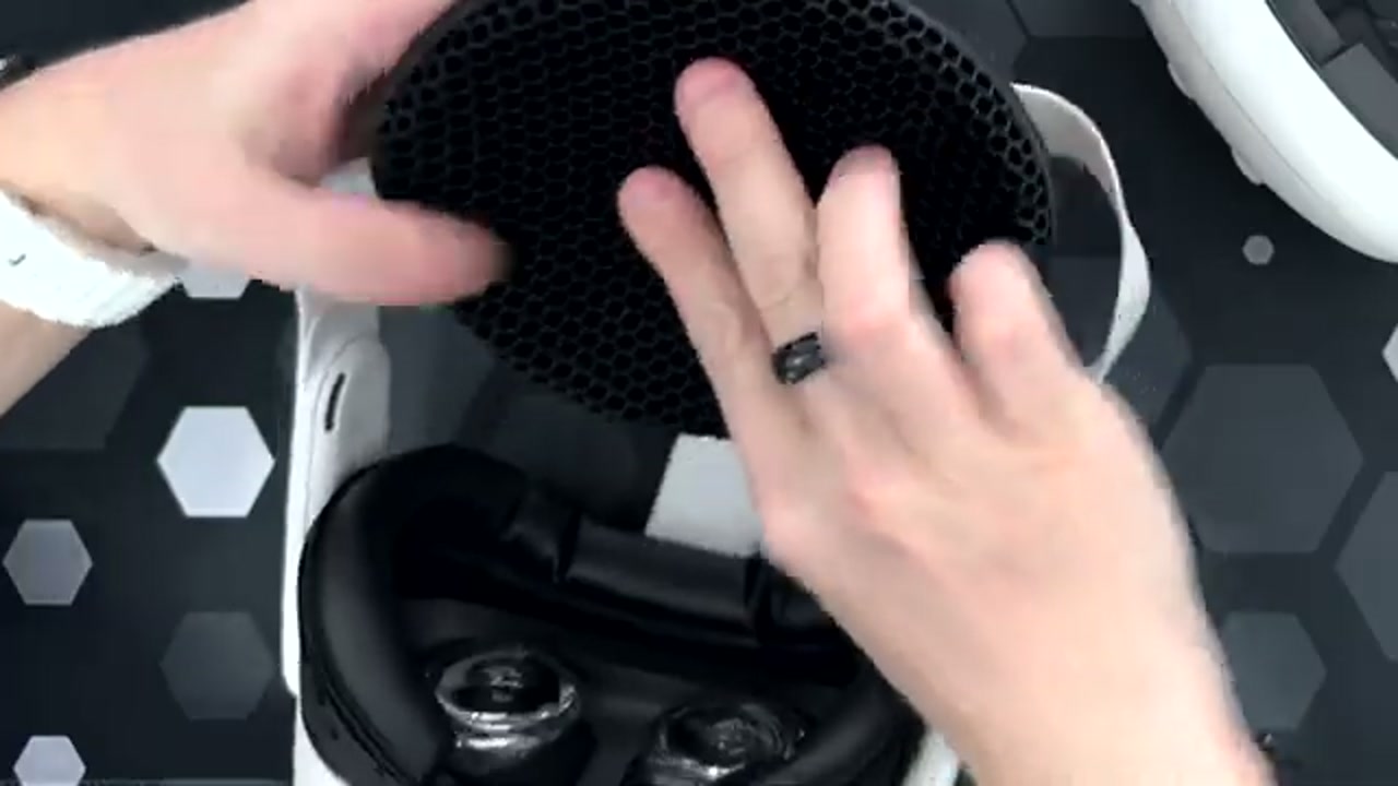 Close view of the RPQ3 Velcro installation on the stock Quest strap